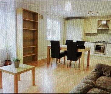 To Let 2 Bed Flat - Photo 3