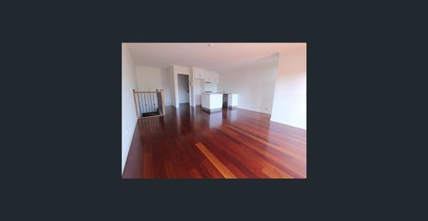 Transport at your doorstep - Photo 1