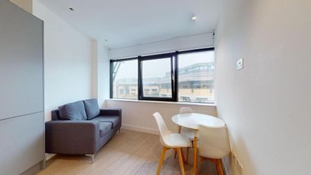 Studio to rent - Photo 2