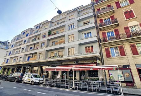 2 pièces au coeur des eaux-vives avec balcon disposé comme suit : hall d'entreé, salle de bains, séjour, cuisine et balcon. Immeuble avec ascenseur. Pas de cave à bien plaire. appartement disponible pour le 15 novembre 2025. La liste des éléments à four - Foto 4