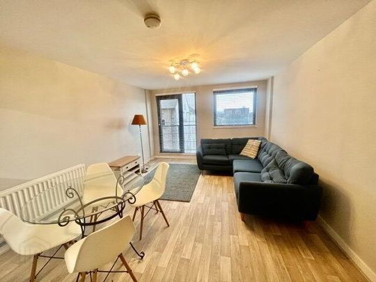 Apartment 6 17 Queens Square, Belfast, BT1 3FF - Photo 1
