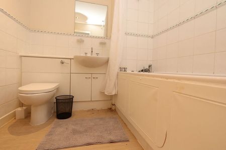 Room in a Shared Flat, Boardwalk Place, E14 - Photo 4