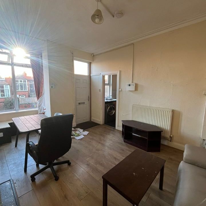 Room in a Shared House, Brudenell St, LS6 - Photo 1