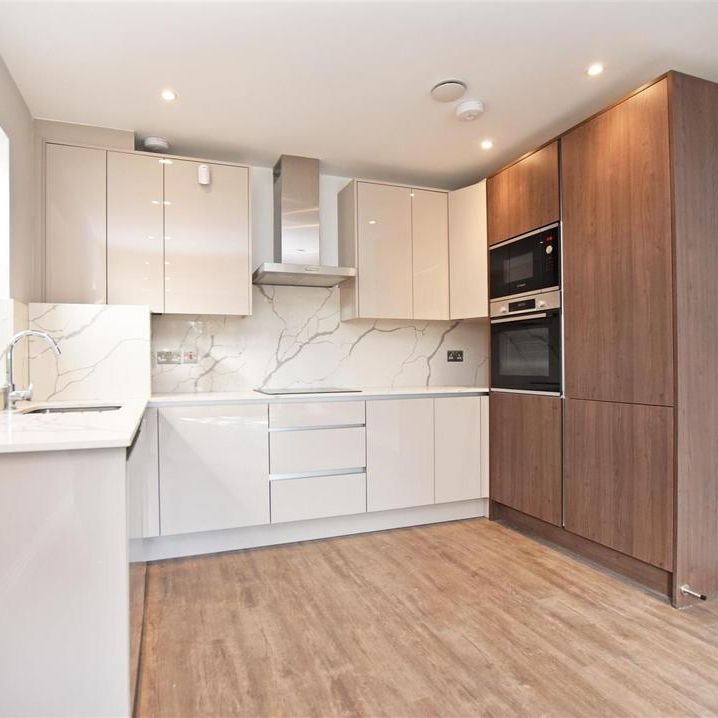 3 bedroom apartment to rent - Photo 1