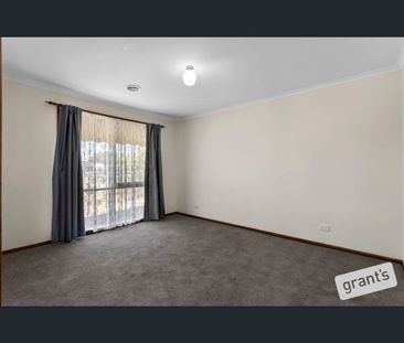 1/4 Daryl Court, Hampton Park, Vic 3976 - Photo 6