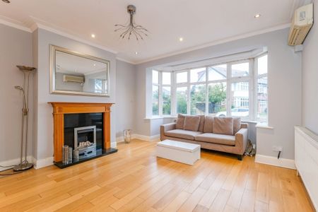 5 bedroom semi-detached house to rent - Photo 4