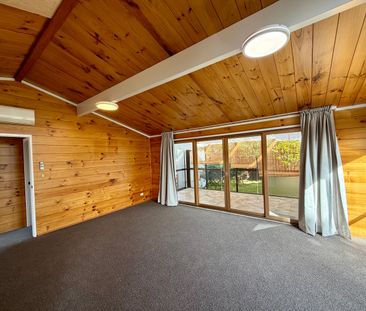 Charming Family Home with Pool in Papamoa Beach - Photo 2