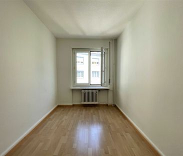 Preiswerte Stadtwohnung mit vintage Küche und Bad, grossen Fenstern... - Photo 6