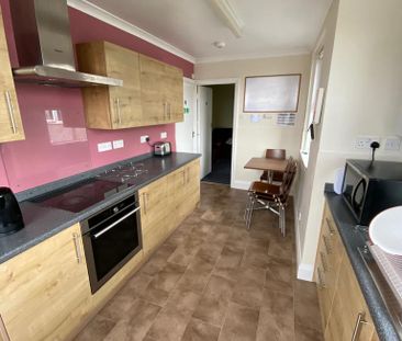 4 bedroom terraced house to rent - Photo 2