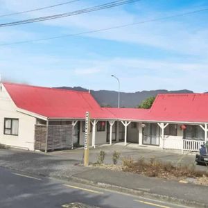 AFFORDABLE LIVING - Photo 2