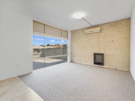 Neat and Convenient One-Bedroom Unit in Central Lavington - Photo 2