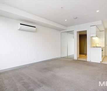 A central oasis with bright views - Photo 5