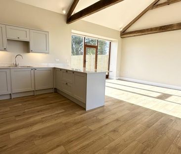 2 bedroom barn conversion to rent - Photo 5