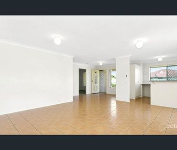 Private Sanctuary in Wynnum West - Backing onto Reserve! - Photo 3