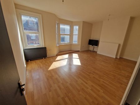 3 Bed Flat, Cardigan Street, LU1 - Photo 4