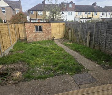 3 bedroom terraced house to rent - Photo 2