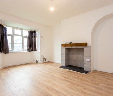 3 bedroom end of terrace house to rent - Photo 2