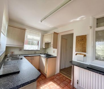 2 bedroom semi-detached house to rent - Photo 5