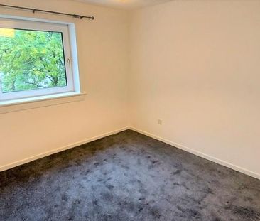 3 bedroom flat to rent - Photo 5