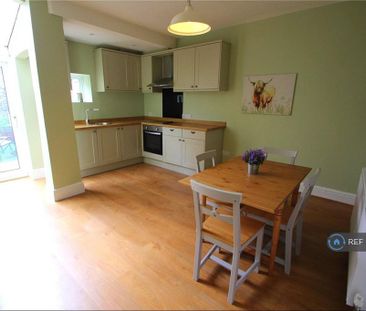 2 bedroom terraced house to rent - Photo 3