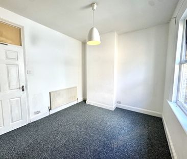 Chatham Road, Kingston Upon Thames, KT1 3AA - Photo 1