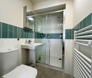 4 bedroom detached house to rent - Photo 2