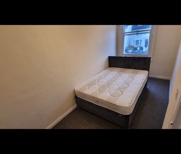 Room in a Shared Flat, Hove, BN3 - Photo 1