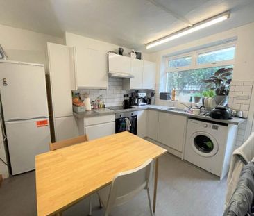 4 bedroom house to rent - Photo 2