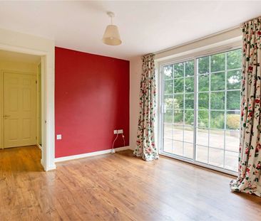 A charming family home offering flexible accommodation across two floors. - Photo 4