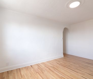 4890 Queen Mary Road - Photo 1