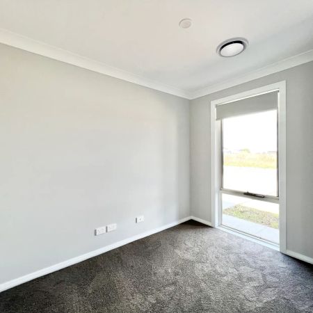 2 Parklands Way - Photo 2