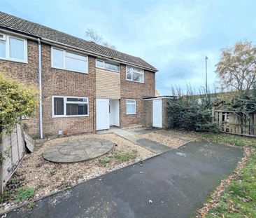 4 bedroom end of terrace house to rent - Photo 1