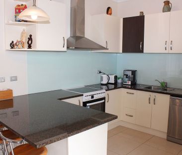 Fully Furnished Home Near Beaches - Photo 5