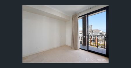 TOP FLOOR APARTMENT - Photo 3