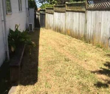 Cosy One-Bedroom Stand-Alone Home in Somerville - Photo 4