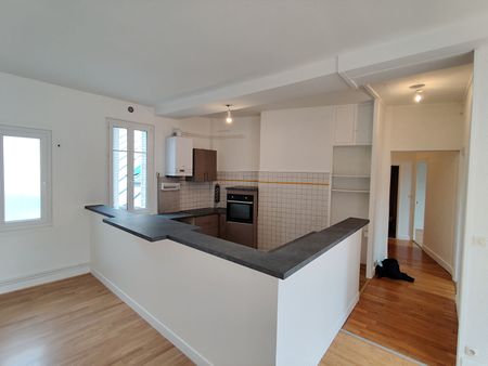 Location Appartement 3 pièces 77m² - Photo 2