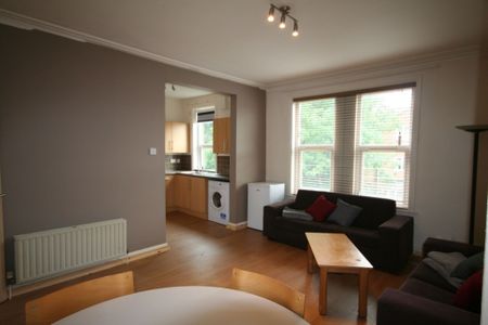 B Delph Lane, Woodhouse, Leeds - Photo 2