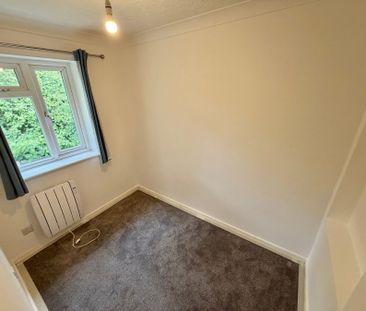 Amber Mead, Taunton, Somerset - Photo 4