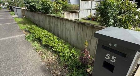 Well maintained 3-Bed Townhouse + Double Garage - Photo 3