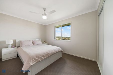 MAGNIFICENT VIEWS! - Photo 2