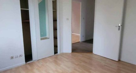 À VOUZIERS - Photo 5