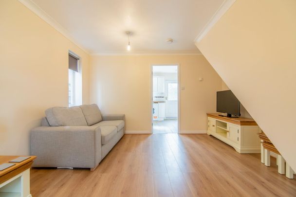 6 Beaufort Close - Photo 1