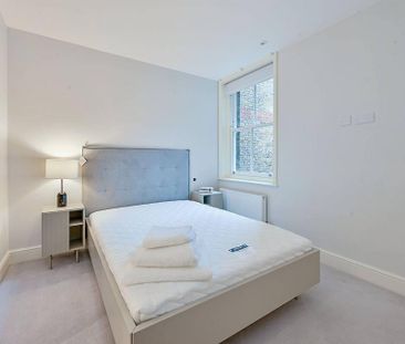 3 bedroom flat to rent - Photo 4