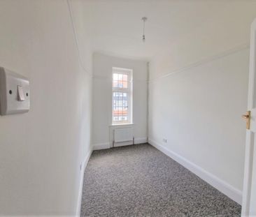 4 bedroom apartment to rent - Photo 2