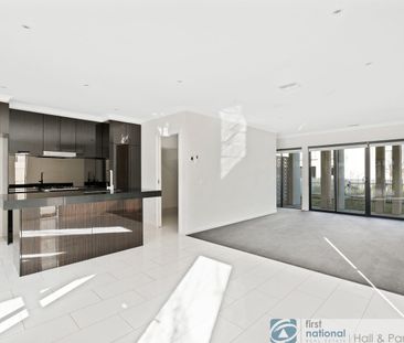 Luxury Townhouse-Prized Location - Photo 3