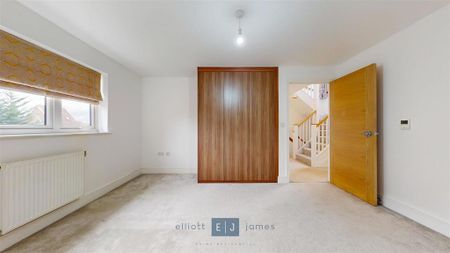 6 bedroom detached house to rent - Photo 5