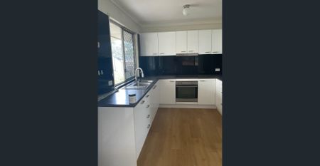 3 BEDROOM HOME FOR RENT - LARGE FULLY FENCED YARD! - Photo 4