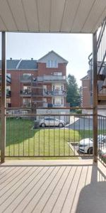 Bois-franc: 2 bedroom condo on 2 floors - Photo 3