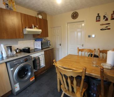 2 bedroom terraced house to rent - Photo 5