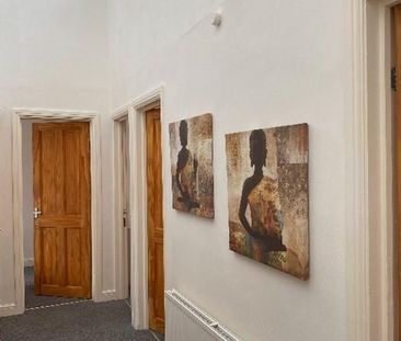 4 bedroom terraced house to rent - Photo 3